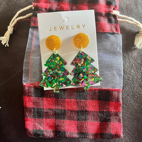 Jewelry - Glittery Green Christmas Tree Earrings